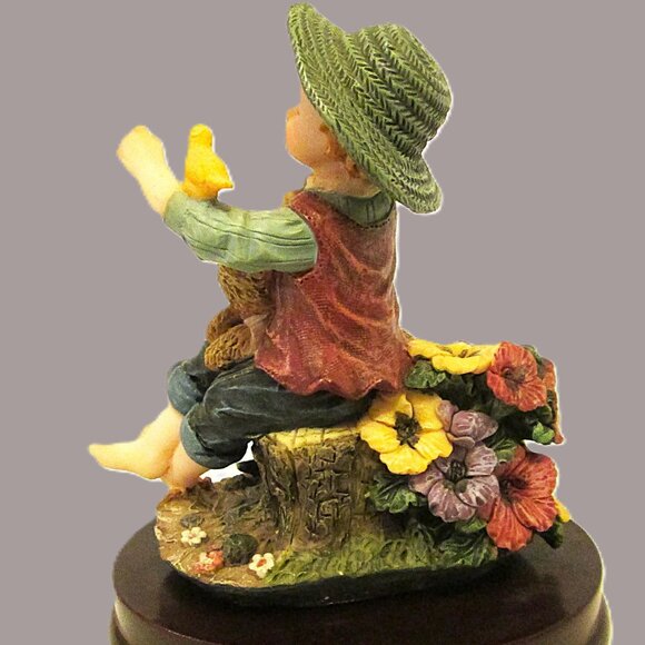 Monti Piero Alabaster Sculpture of boy sitting on a treestump,a bird on his arm - Picture 4 of 8